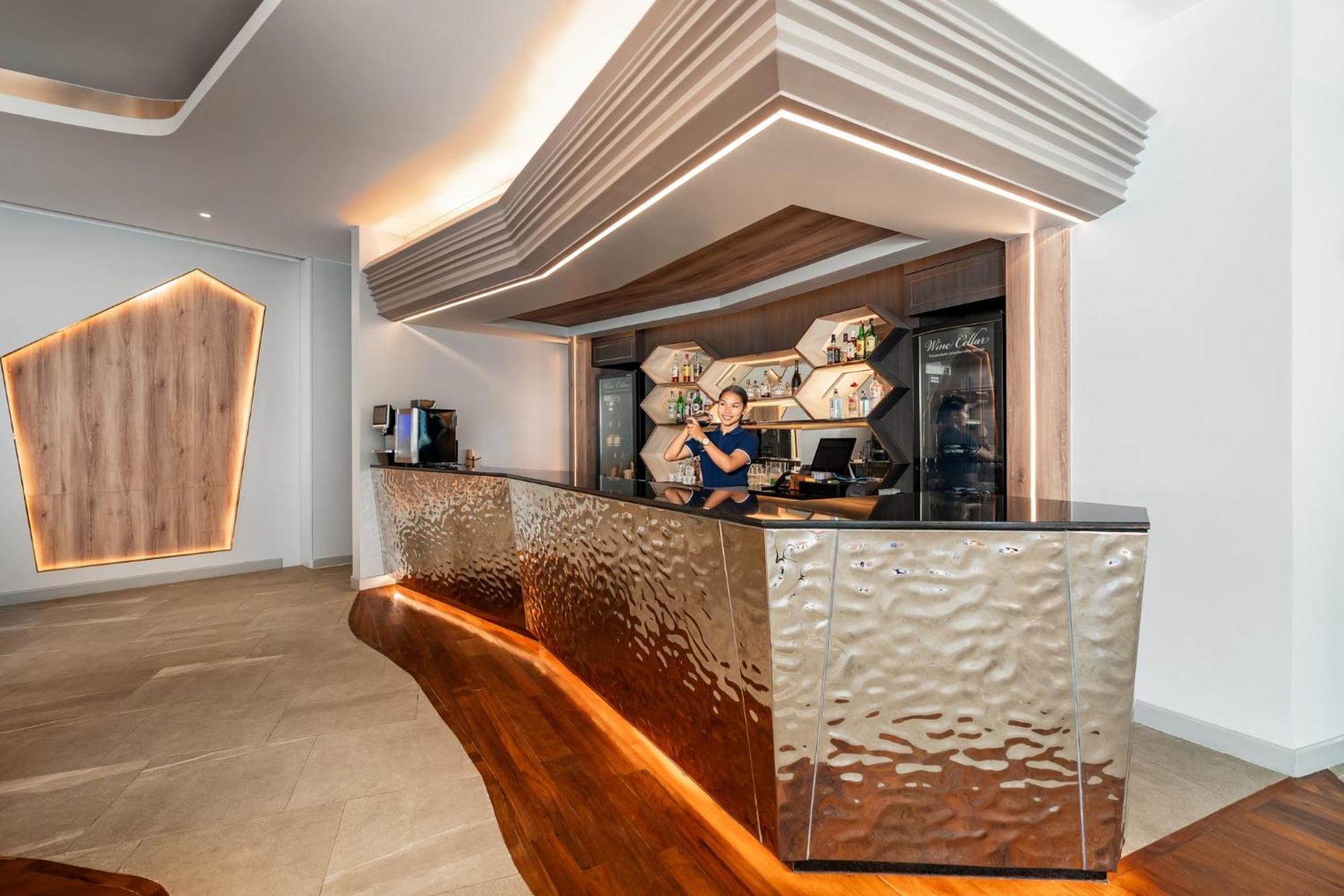 Amora Beach Resort Phuket Plaja Bang Tao Exterior foto