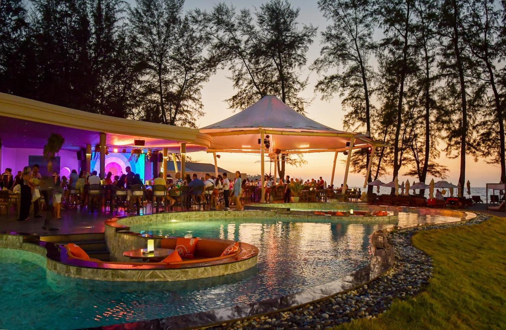 Amora Beach Resort Phuket Plaja Bang Tao Exterior foto